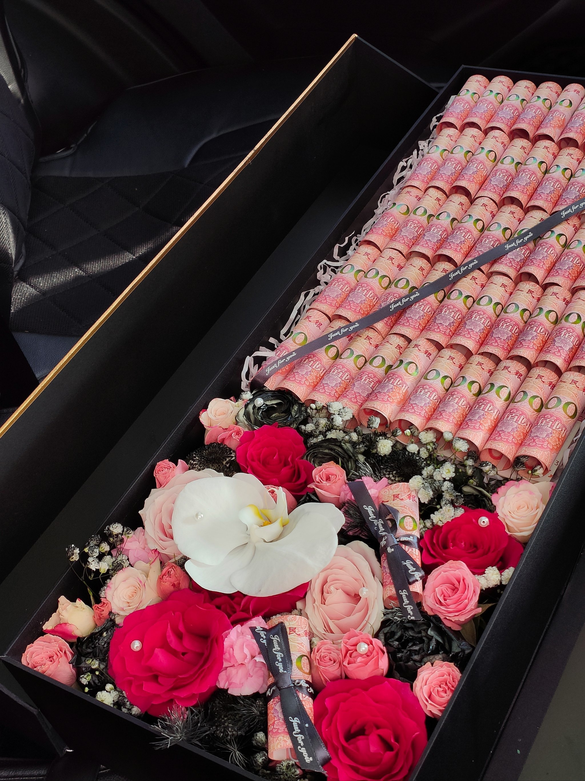 现金花盒羊肉卷鲜花礼盒