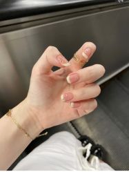 -悦指间美甲美睫
