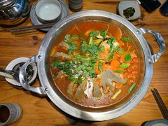 老凯俚酸汤鱼-野山舂·贵州现舂酸汤火锅(鸿通城店)