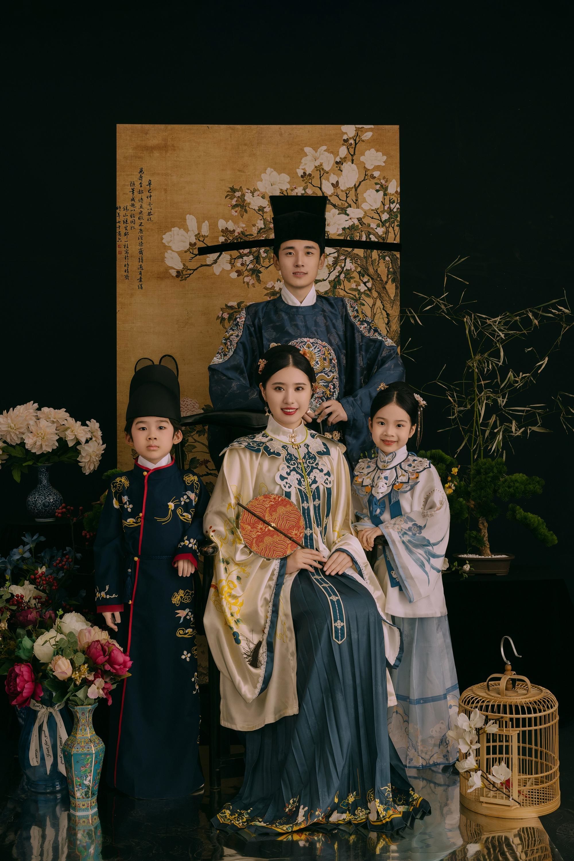 古装全家福