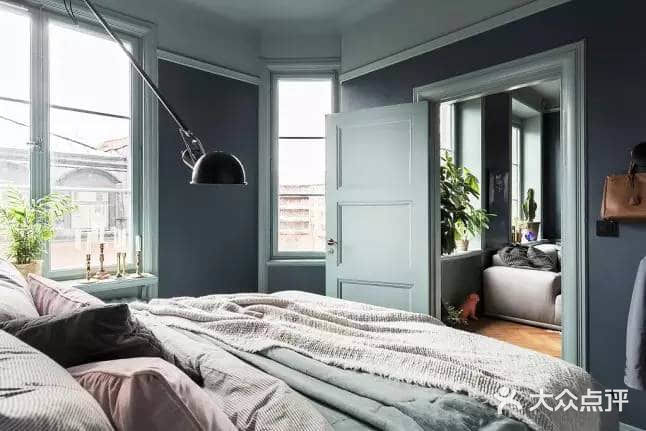 暗色系也能很出彩啦 