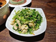 香椿苗拌桃仁-锦上中式酒馆(南内环店)