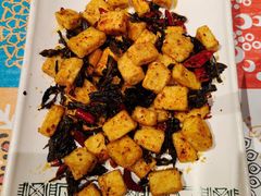 -云海肴·汽锅鸡·云南菜(天山百盛优客店)