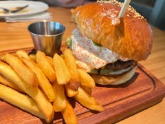 -三勾JJJ Burger&Coffee(梅溪湖店)