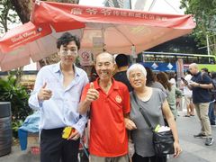 合影-詹爷爷乌节路街头冰淇淋