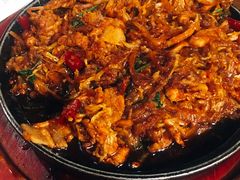 石板五花肉煎酸菜-大同江朝鲜菜•长春地标美食(绿园吾悦广场店)