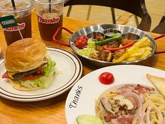 -Thanks美式餐厅(汉堡咖啡店)