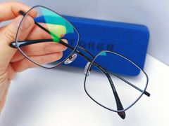 -罗伯特眼镜·蔡司官方授权(罗湖国贸店)