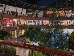 -瑞虹新天地月亮湾