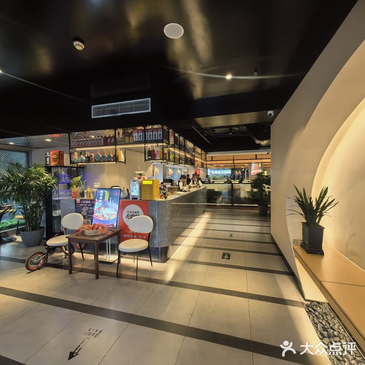 必吃榜海鲜餐厅—第一次有人给剥虾
