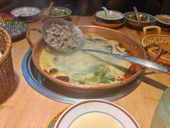 -洱火云南酸菜牛肉火锅(石景山当代商城店)