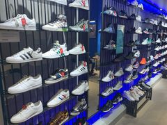 -阿迪达斯(武林银泰三叶草店)