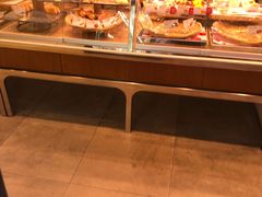 面包甜点陈列柜-巴黎贝甜(五月花广场店)