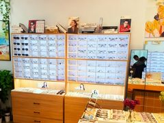 -天空之镜眼镜店蔡司依视路配镜授权零售店(望京颐堤港店)