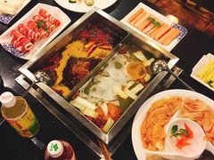 -百年川椒重庆老火锅(光谷店)