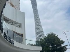 -广州琶洲会展广州塔地铁站轻居酒店