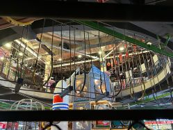 -嗨翻Hi-Fun竞技主题乐园·蹦床团建生日聚会(五棵松华熙店)