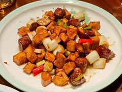 杏鲍菇炒雪花牛肉粒-山水茶艺馆·点心粤菜·30年老字号