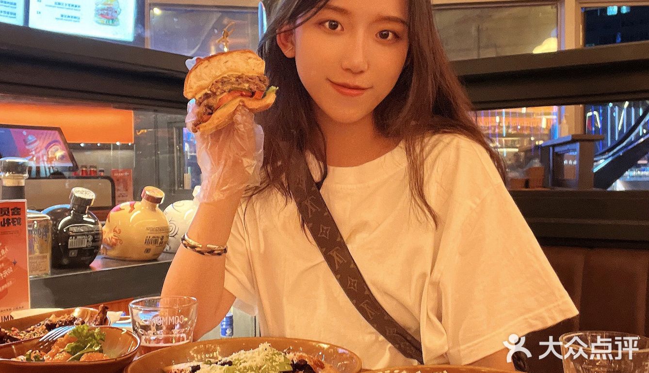 N刷了！💗重庆超大方超有氛围感的宝藏自选餐酒吧！ 