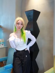 -变画·发型STUDIO