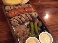 -Hooley's活利仕西餐厅(珠江新城店)