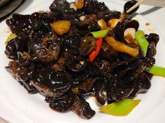 香葱木耳烧蹄筋-老码头黑皮肘子锅包肉(赣水路店)