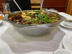 -乡土特色.冷锅鱼.牦牛肉汤锅