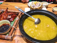 -老滇山寨•云南特色菜•地方菜•民族风情歌舞表演(金碧店)