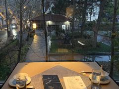 -穹六人间 people 6(岳阳路店)