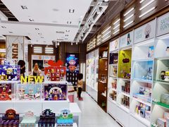 -泡泡玛特POPMART(蓝色港湾店)