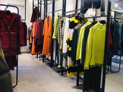 -Max Mara(王府井奥莱·香江小镇店)