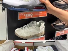 -NIKE上海青浦换季优惠店