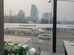 -麦当劳(展览路店)