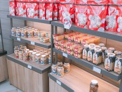 面包甜点陈列柜-85度C(青岛燕儿岛店)