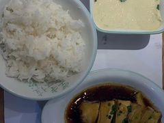 -老乡鸡(上海白玉兰广场店)