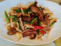 笋炒腊肉-飞鹿餐饮·陕南菜(北关店)
