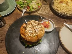 -HIGH FIVE哈福手工汉堡(桂林路店)