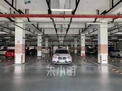 -虹桥火车站-停车场