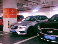 -悠方地下停车场