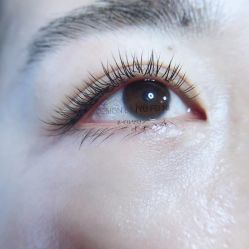 -潮店·虞妃妮轻奢美甲美睫馆