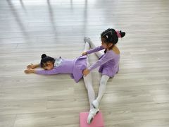 -小荧星艺校(浦东中环分校)