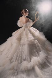 点击看大图 -艾米丽婚纱礼服