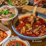 排队王来双子塔了👑跷脚牛肉只要💰1r