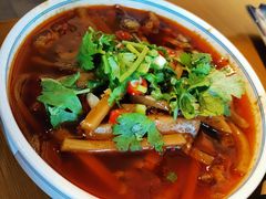 -包整·丝娃娃(一览甲秀楼风景店)