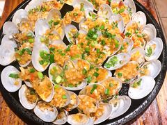 铁板花甲-何师烧烤Pro ·江湖川菜·小龙虾·精酿(太古里旗舰店)