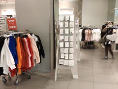 -H&M(鹏欣水游城店)