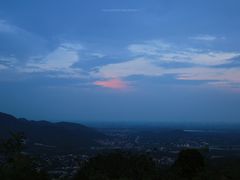 -鬼笑石后山停车场
