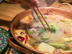 -洱火云南酸菜牛肉火锅(石景山当代商城店)