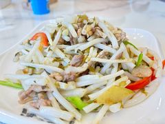 雪菜芦苇根炒肉-品鲜村农家菜·阳澄湖大闸蟹(总店)