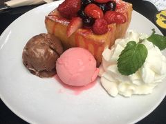 -莓园冰淇淋店